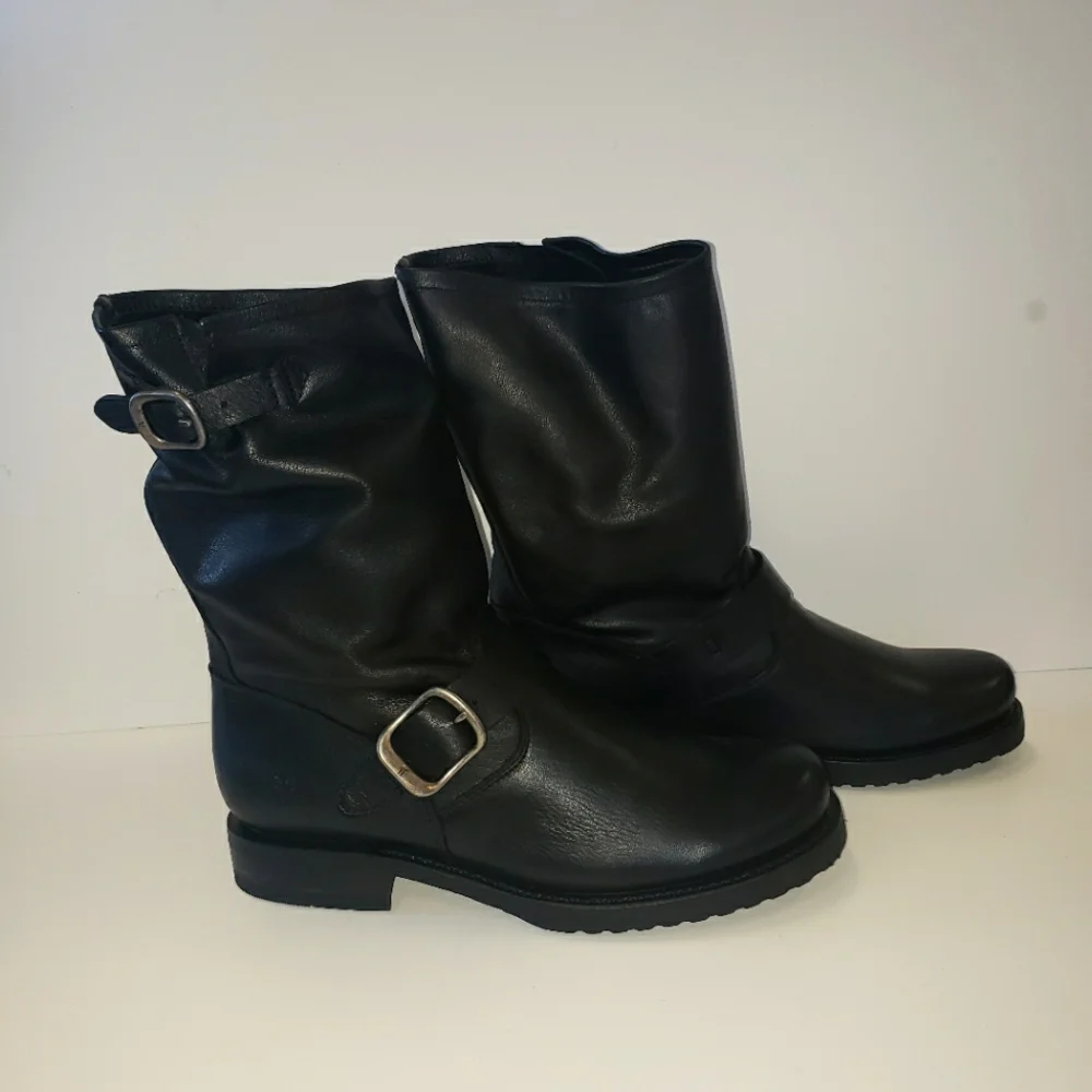 NWOT Frye Veronica Short Boots in Black - Picture 3 of 17